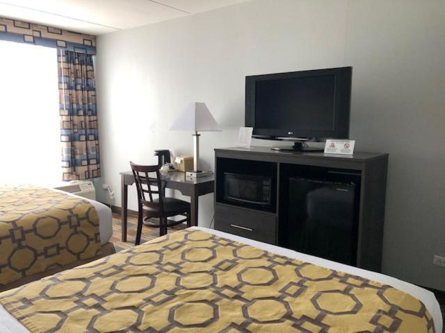 Hotel Baymont By Wyndham - Chicago - Addison - O'Hare Zewnętrze zdjęcie