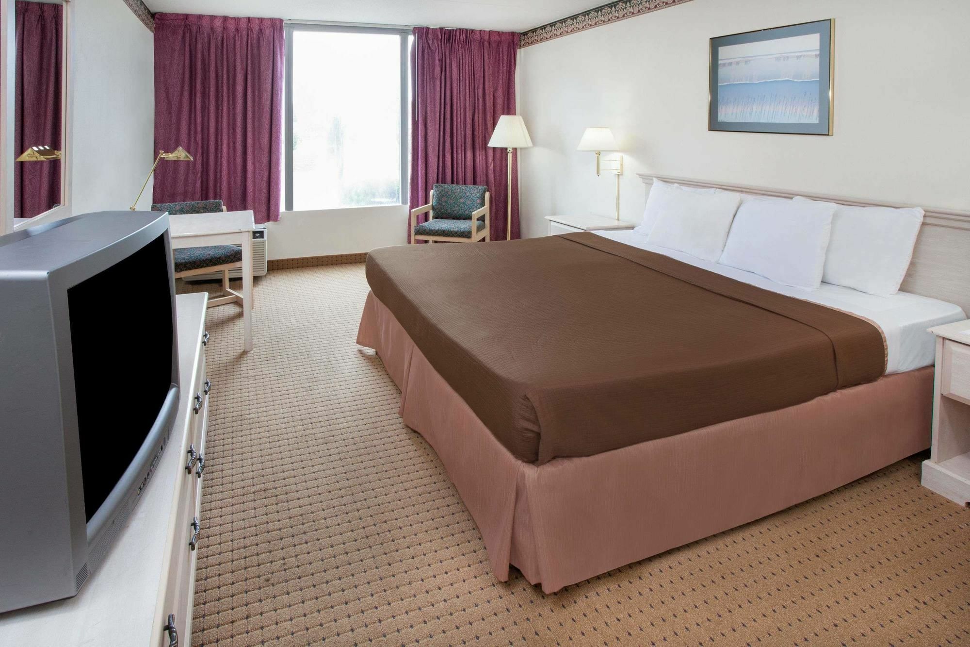 Hotel Baymont By Wyndham - Chicago - Addison - O'Hare Zewnętrze zdjęcie