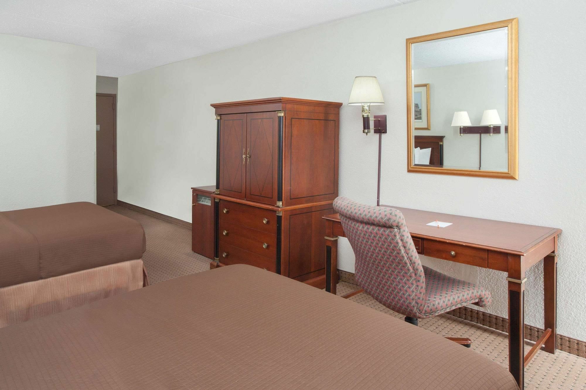 Hotel Baymont By Wyndham - Chicago - Addison - O'Hare Zewnętrze zdjęcie